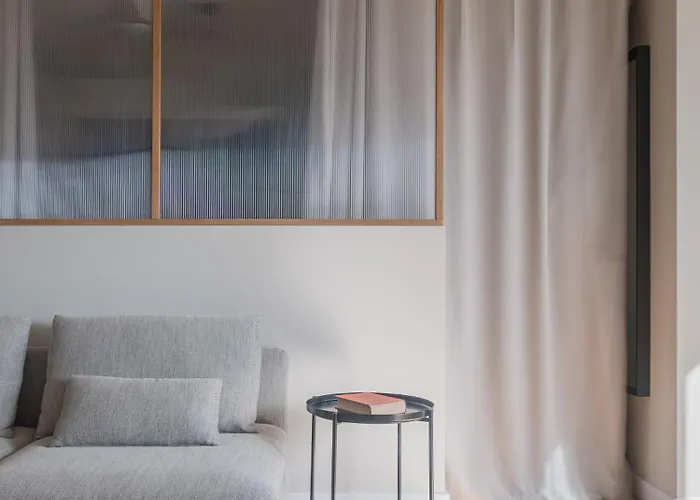 Indigo - Brand New Apartment Split